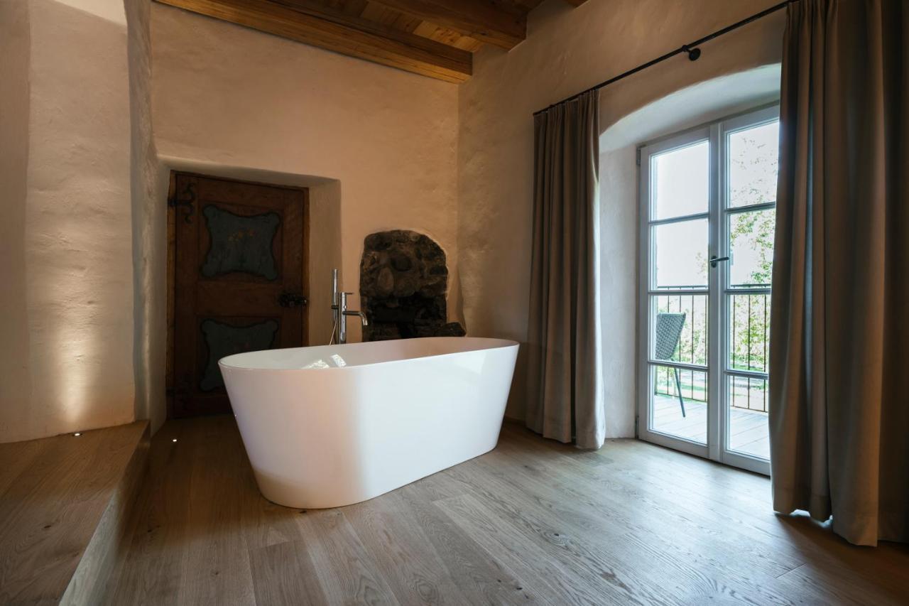 St. Vigilius Modern Historic Apartments Налес Екстериор снимка