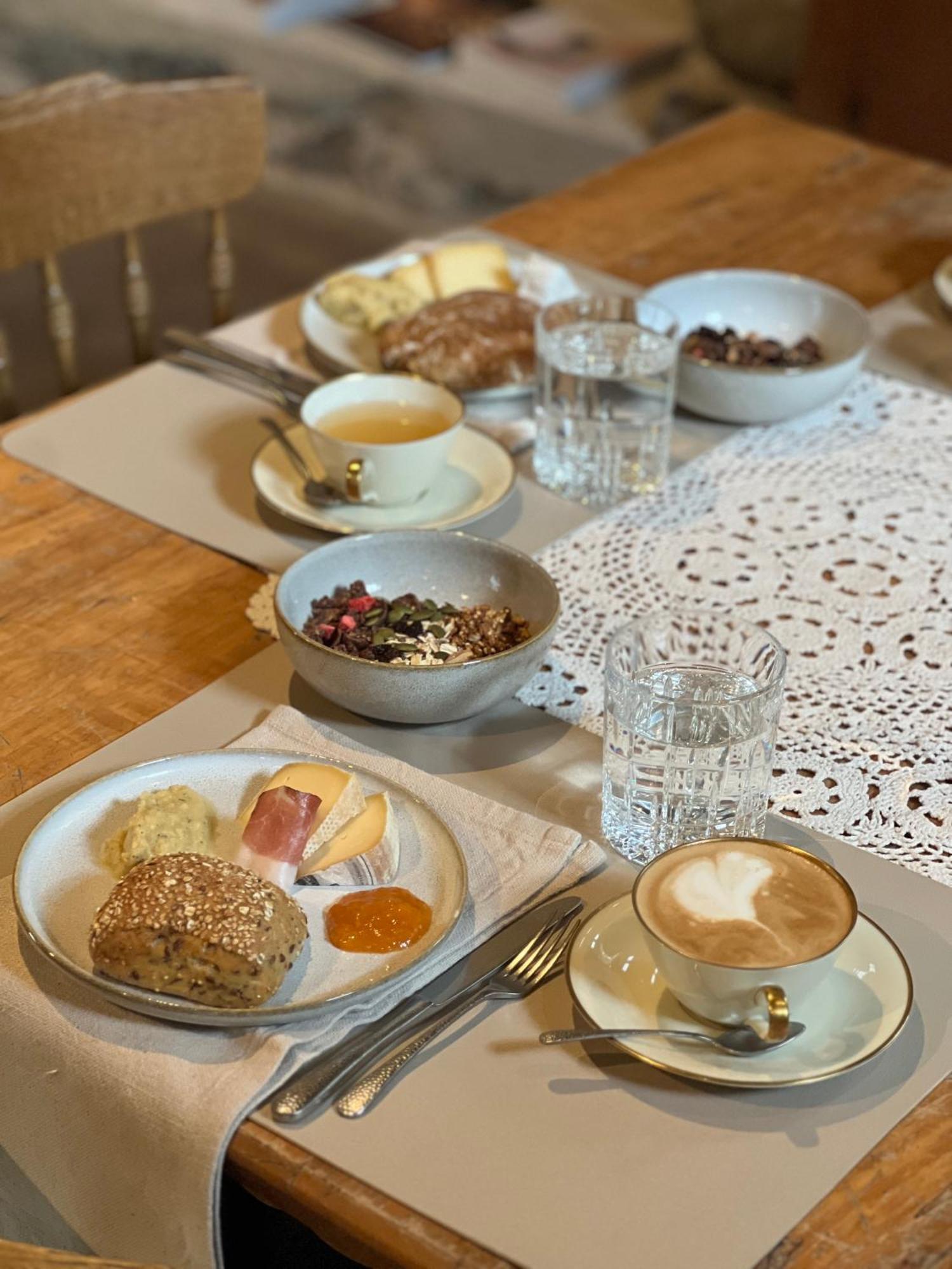 St. Vigilius Modern Historic Apartments Налес Екстериор снимка